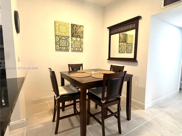 761 NE 199th St APT 202, Miami, FL 33179