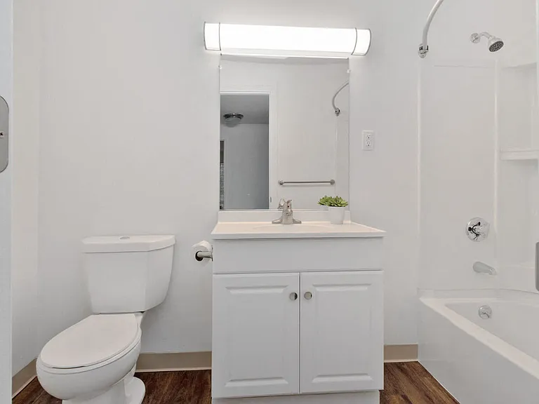 South Winds Apartments — Photo 56