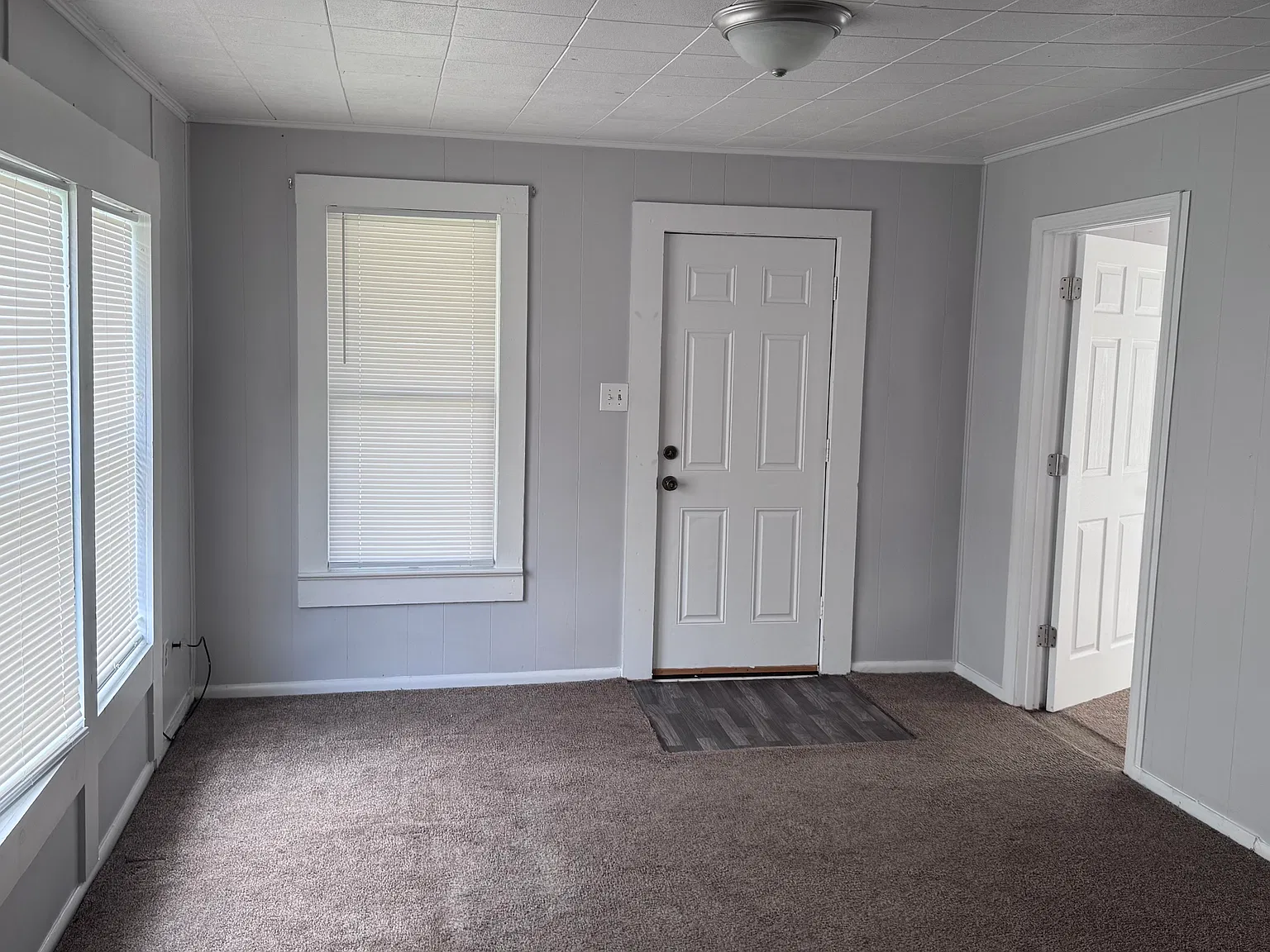 2 bed, 728 sqft, $800 — Photo 2