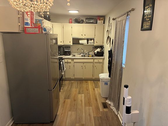 4th image of 2322 Deborah Dr