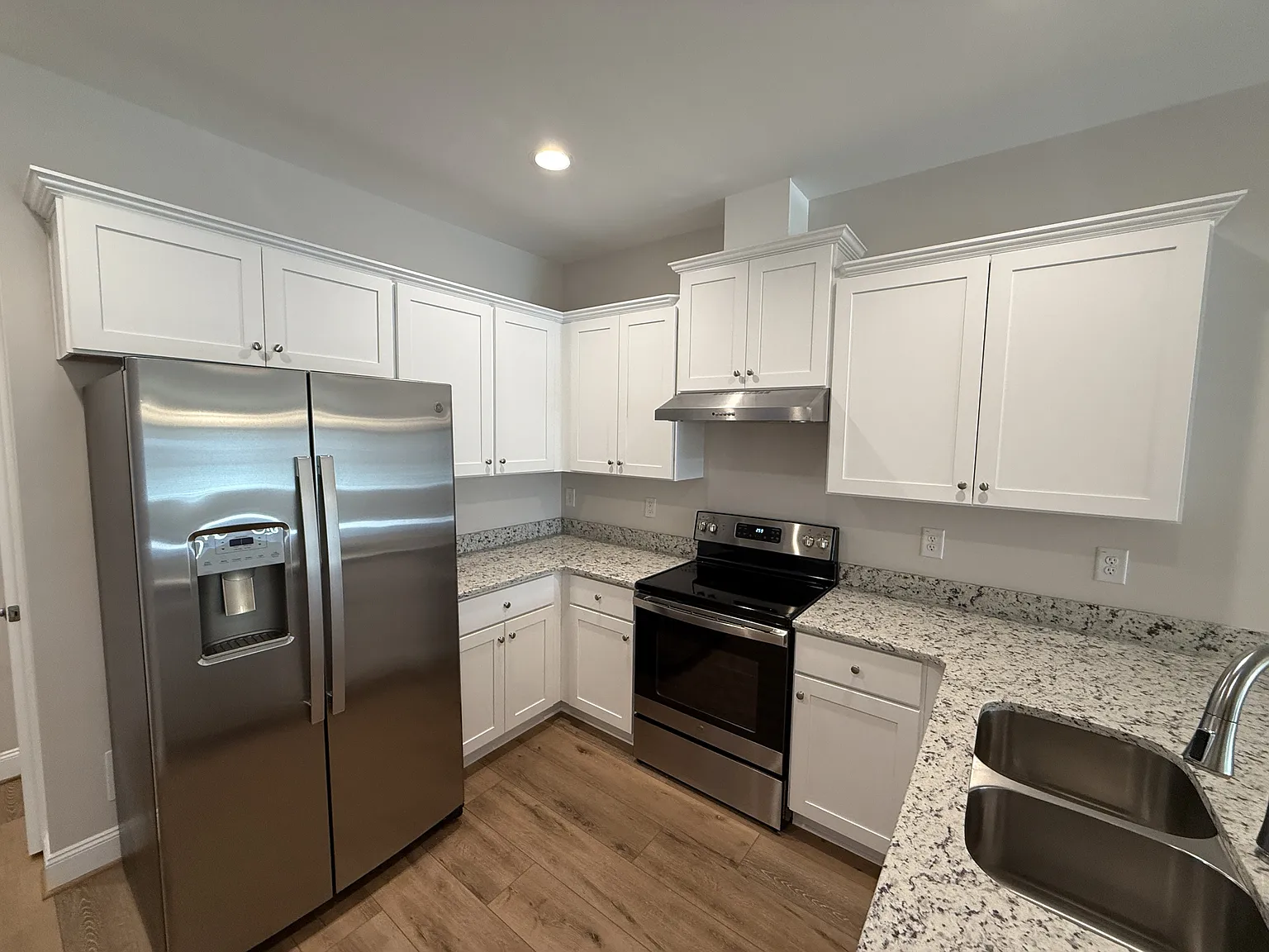 602 West Hill Street - 1 — Photo 3