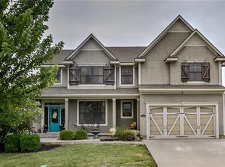 6996 142nd St, Basehor, KS 66007