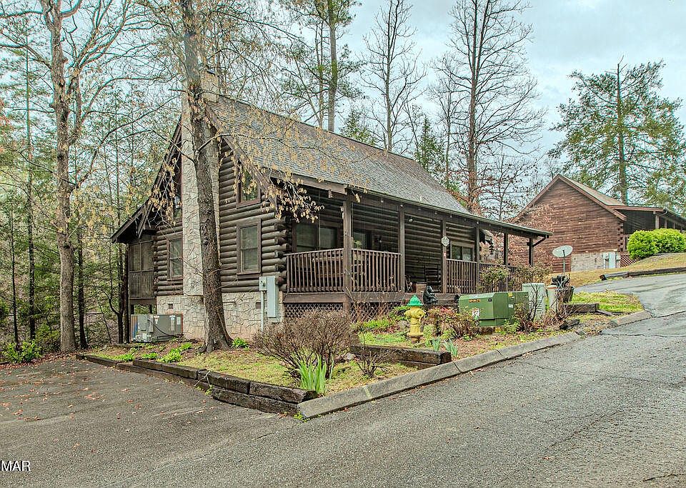 1st image of 709 Golden Eagle Way
