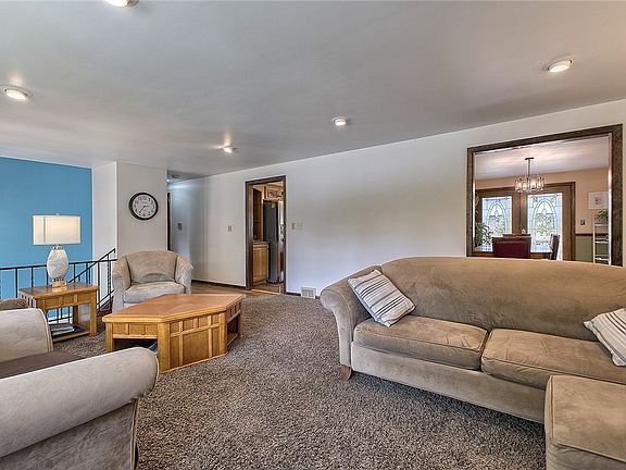 3rd image of 117 Sherwood Dr