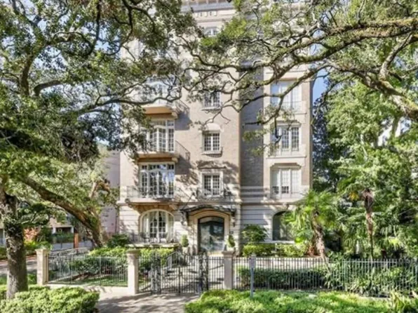 3823 Saint Charles Ave APT 1, New Orleans, LA 70115