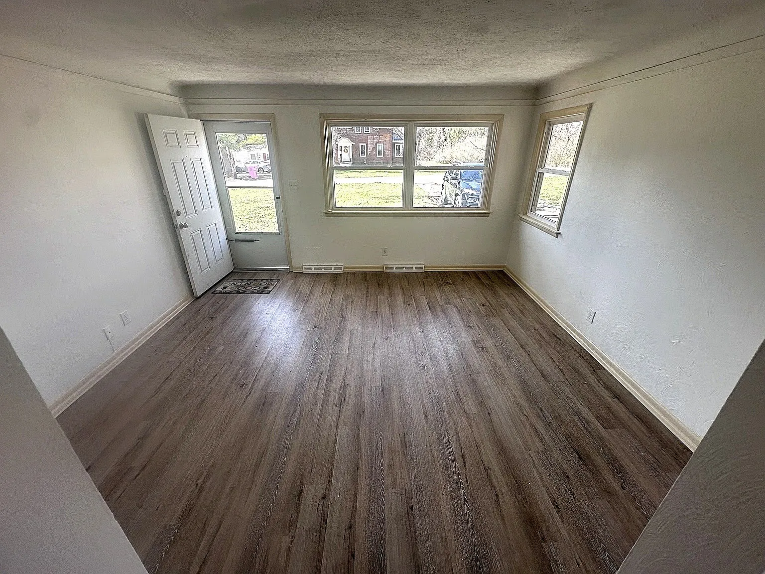 43 Eleanor Ave — Photo 4