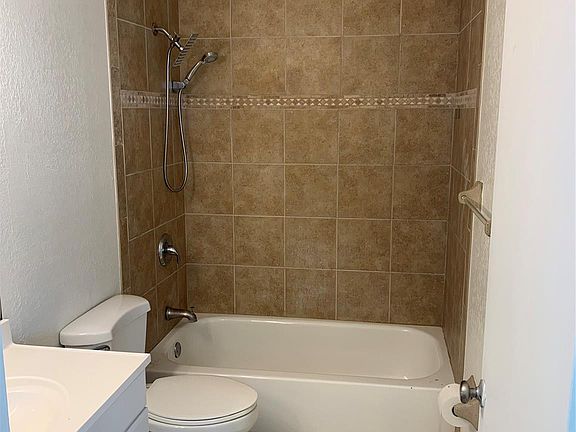 4th image of 1700 NW 4th Avenue