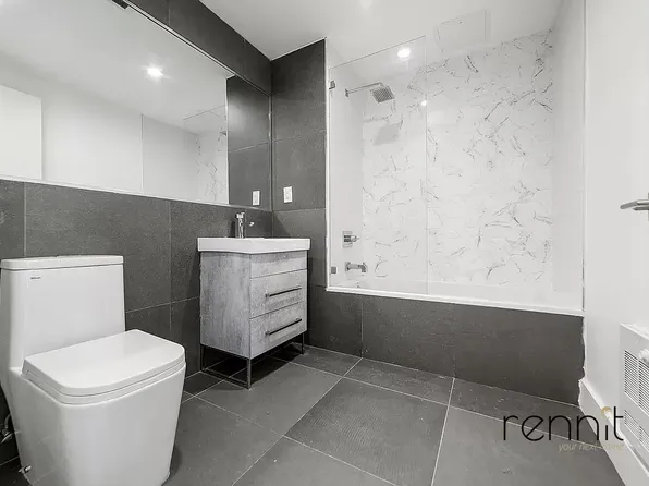 676 New York Avenue image 5 of 27