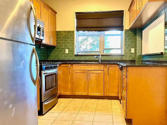 4th image of 474 Suydam St #1R