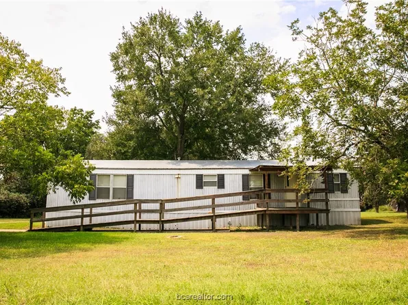 320 S Railroad St, Burton, TX 77835
