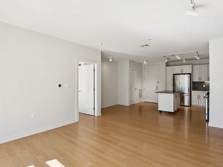 Park77 Apartments — Photo 24