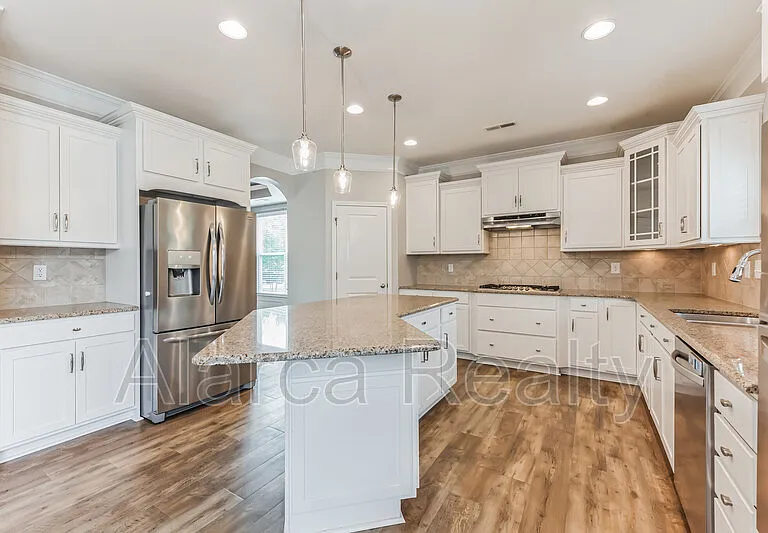 7419 Canova Ln — Photo 4
