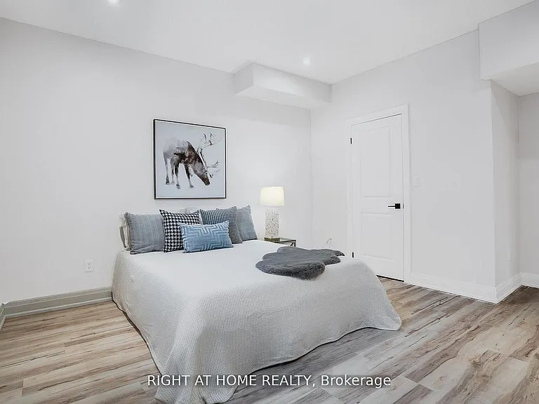 101 Sladden Ct — Photo 37