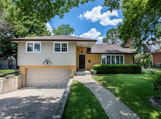 947 N Prospect Ave, Park Ridge, IL 60068