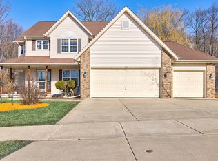 442 Ridgefield Pass, Hartford, WI 53027