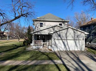 618 W 11th St, Hastings, NE 68901