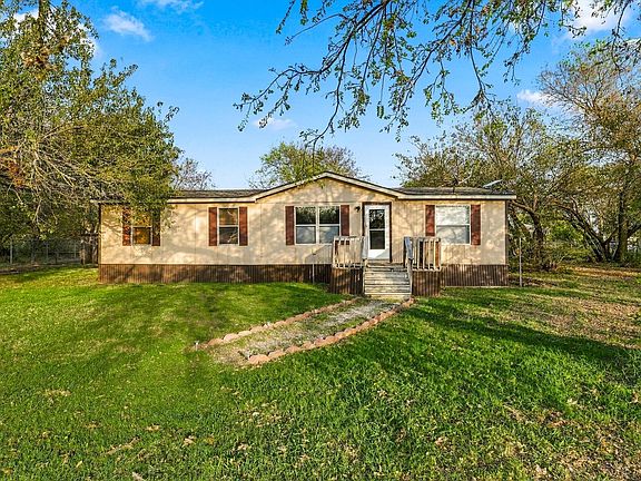 4th image of 1250 Nutmeg Ln