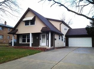 1736 Rawson Ave, South Milwaukee, WI 53172