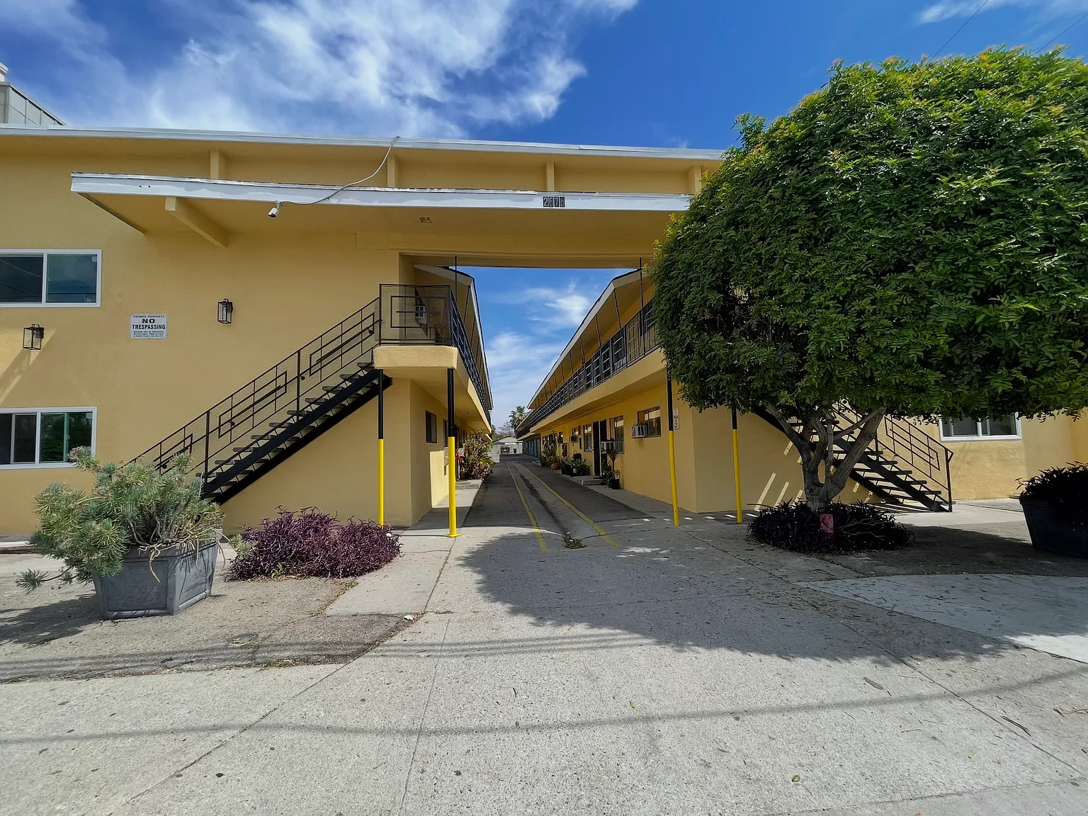 Santa Anita Avenue — Photo 1
