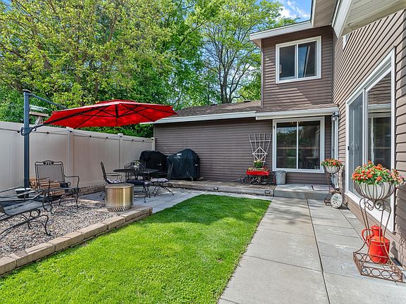 3rd image of 3272 Lower 67th St E