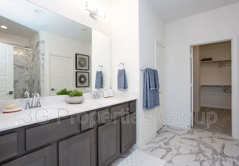 2807 Stanley Ave — Photo 28