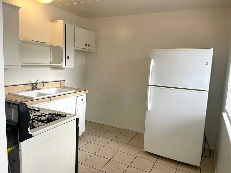 606 Linden Court — Photo 4