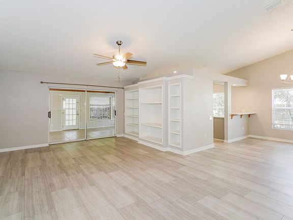3rd image of 26808 Haverhill Dr