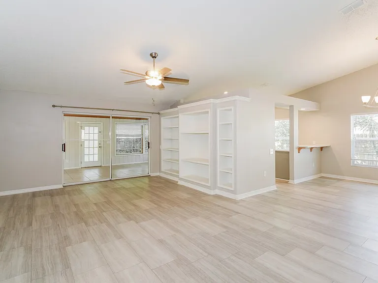 26808 Haverhill Dr — Photo 3