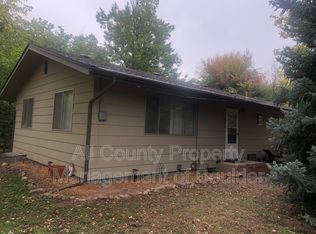 537 Park St, Lyons, CO 80540