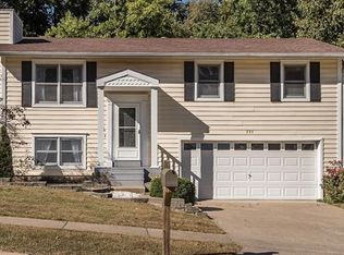 775 Crescent Woods Dr, Valley Park, MO