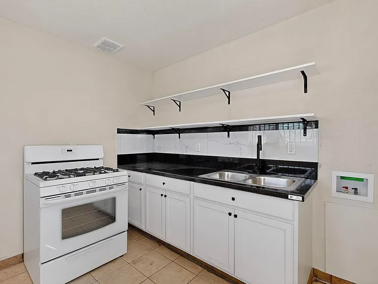 536 Cardenas Dr SE — Photo 38