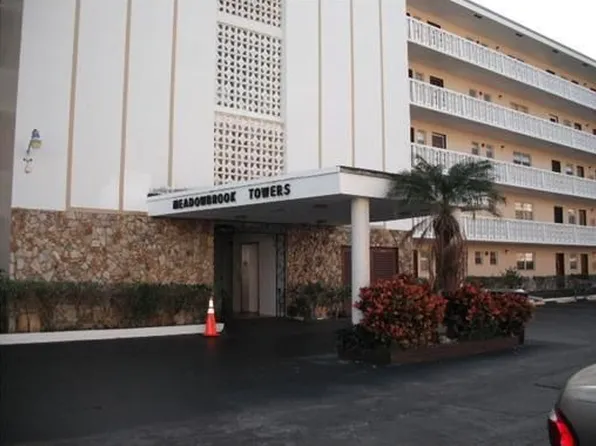 233 NE 14th Ave APT 502, Hallandale, FL 33009