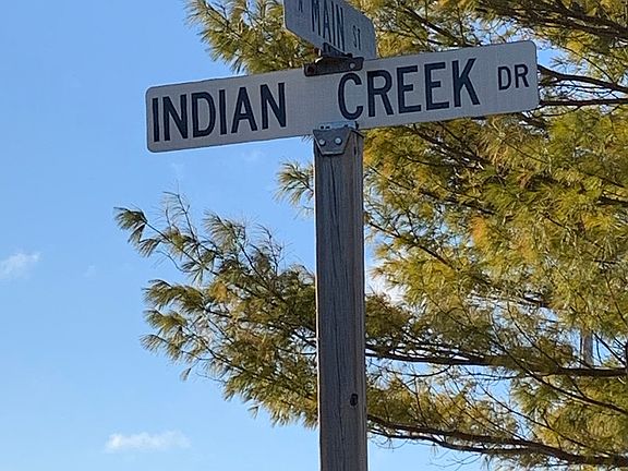 2nd image of 580 Indian Creek Dr