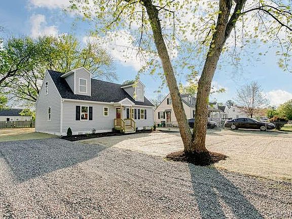 2nd image of 1713 Oak Hill Ln