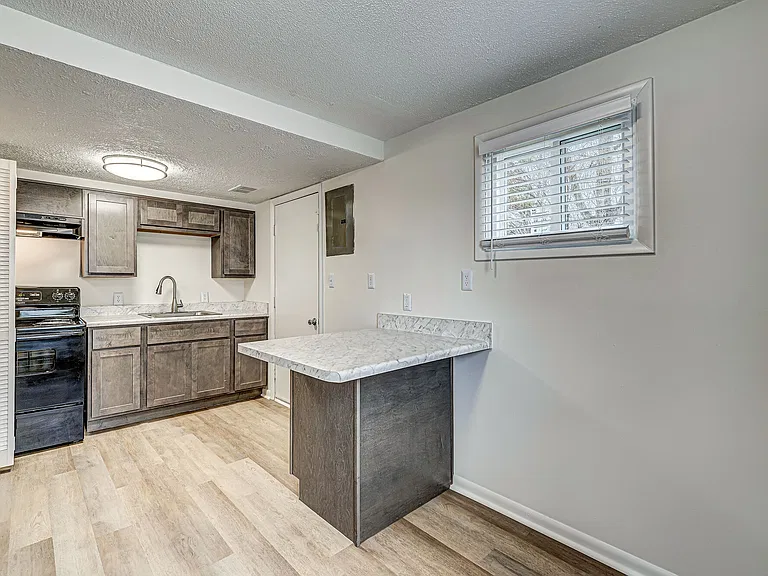 The Row Apartments — Photo 27