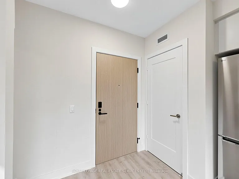25 Cordova Ave #1210 — Photo 10