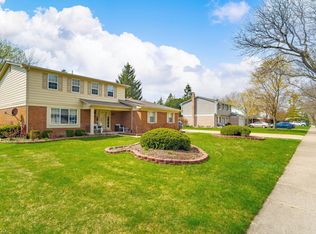 5367 Falmouth Dr, Troy, MI