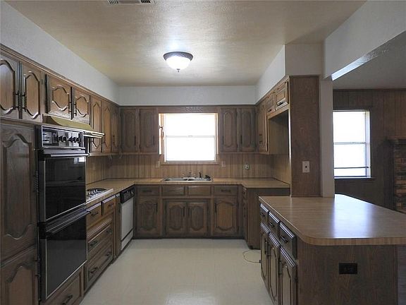 2nd image of 136 Shadybrook Dr