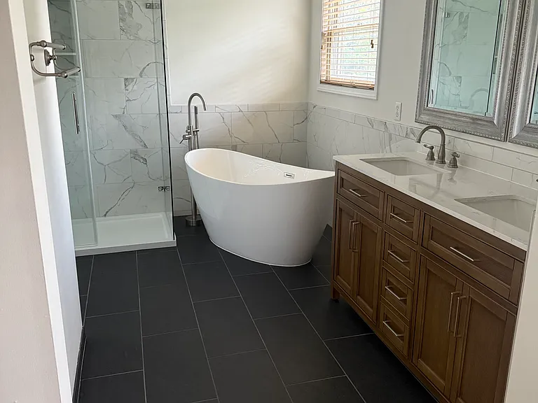 2426 Meadowshire Rd — Photo 5