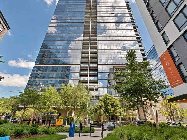 860 W Blackhawk St Unit 702, Chicago, IL 60642