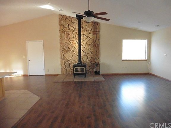 4th image of 7330 Camarilla Ave