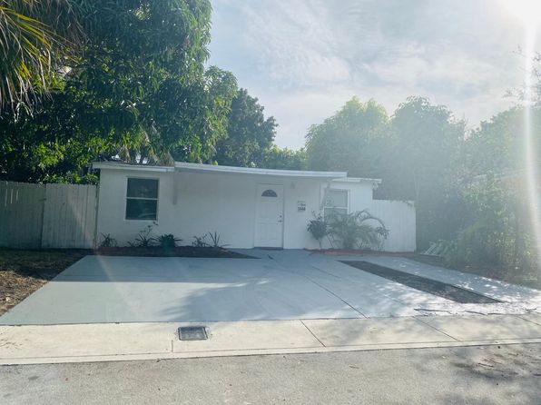 1444 NE 154th Ter