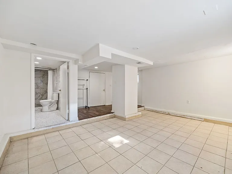 1015 Garnett Pl — Photo 16