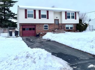 7415 Muench Rd, Liverpool, NY 13088