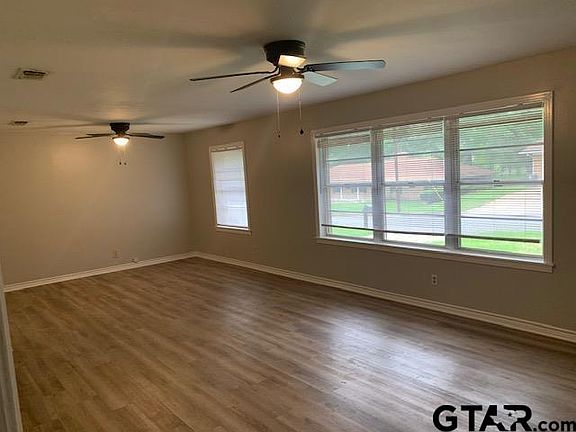 5th image of 2825 Tanglewood Dr