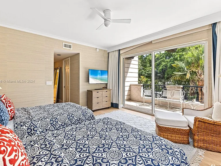 5221 Fisher Island Dr #5221 — Photo 34
