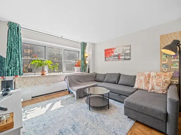 153 East 57th Street image 1 of 15