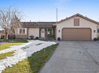 653 Louise Ct, Jenison, MI 49428