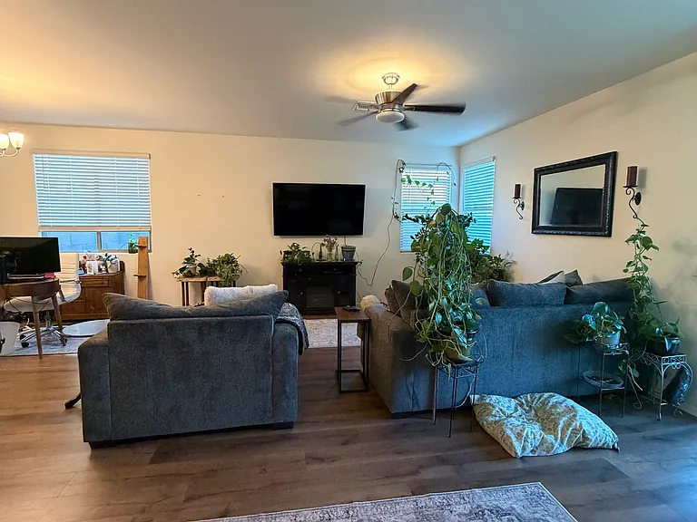 17621 W Daley Ln — Photo 46
