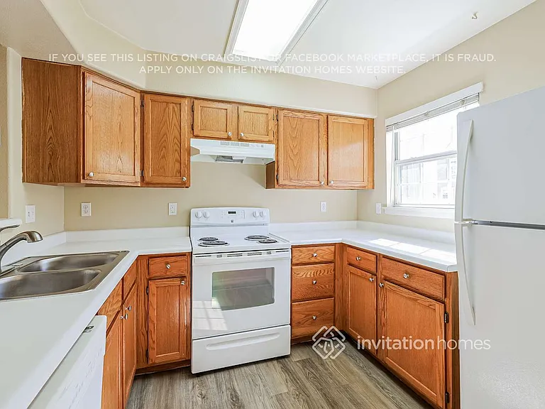11812 E Kepner Dr — Photo 9